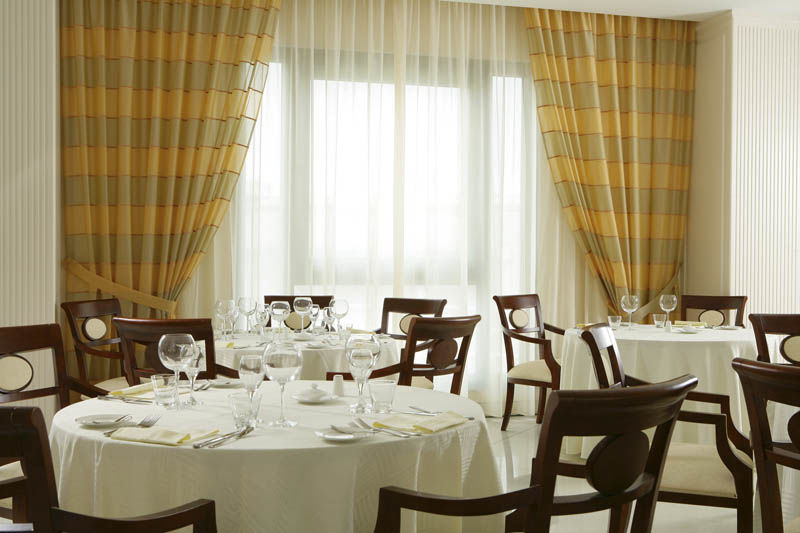 Tiberio Palace Hotel Наполи Ресторант снимка
